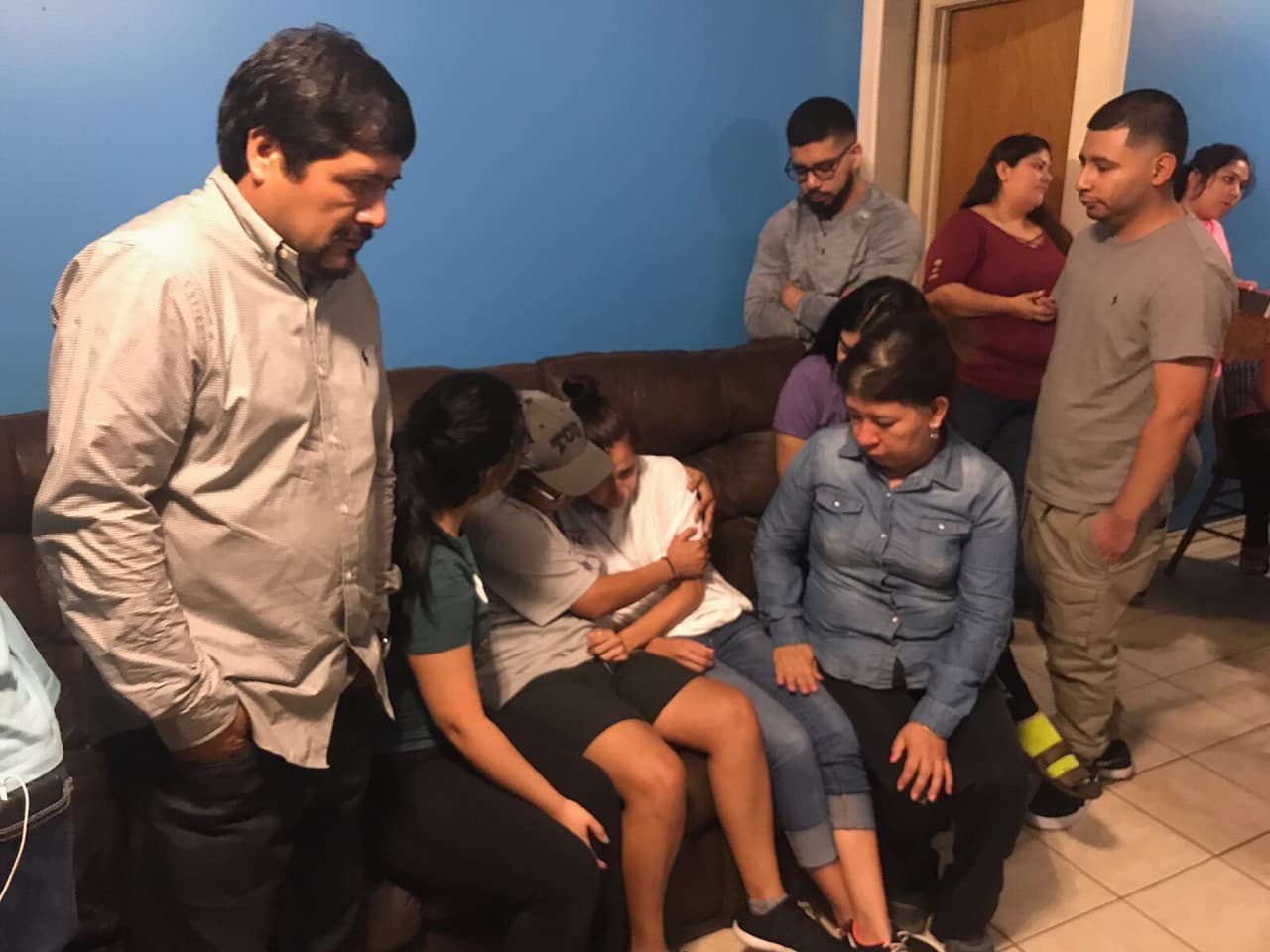 Devastada, la esposa del rescatista voluntario Tomás Carreón enfrenta la noticia de su muerte