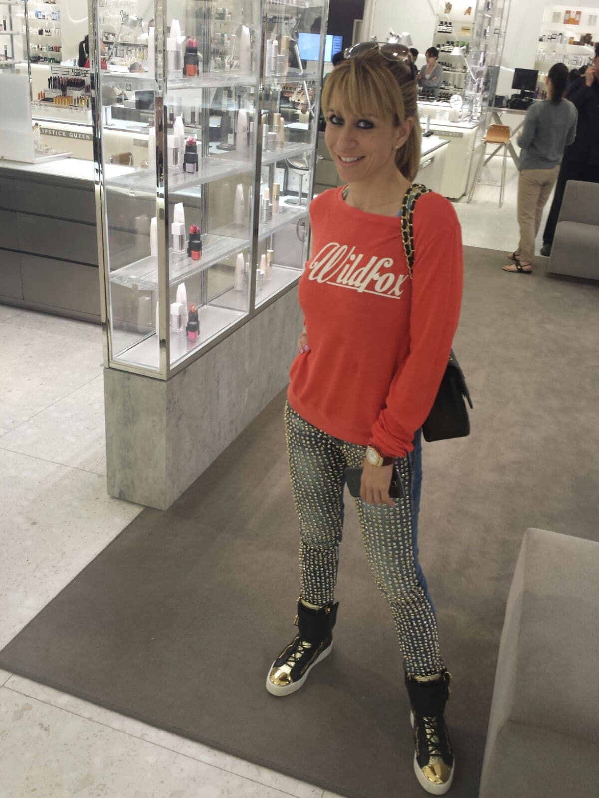 No cabe duda, hasta luciendo casual es una hermosura.