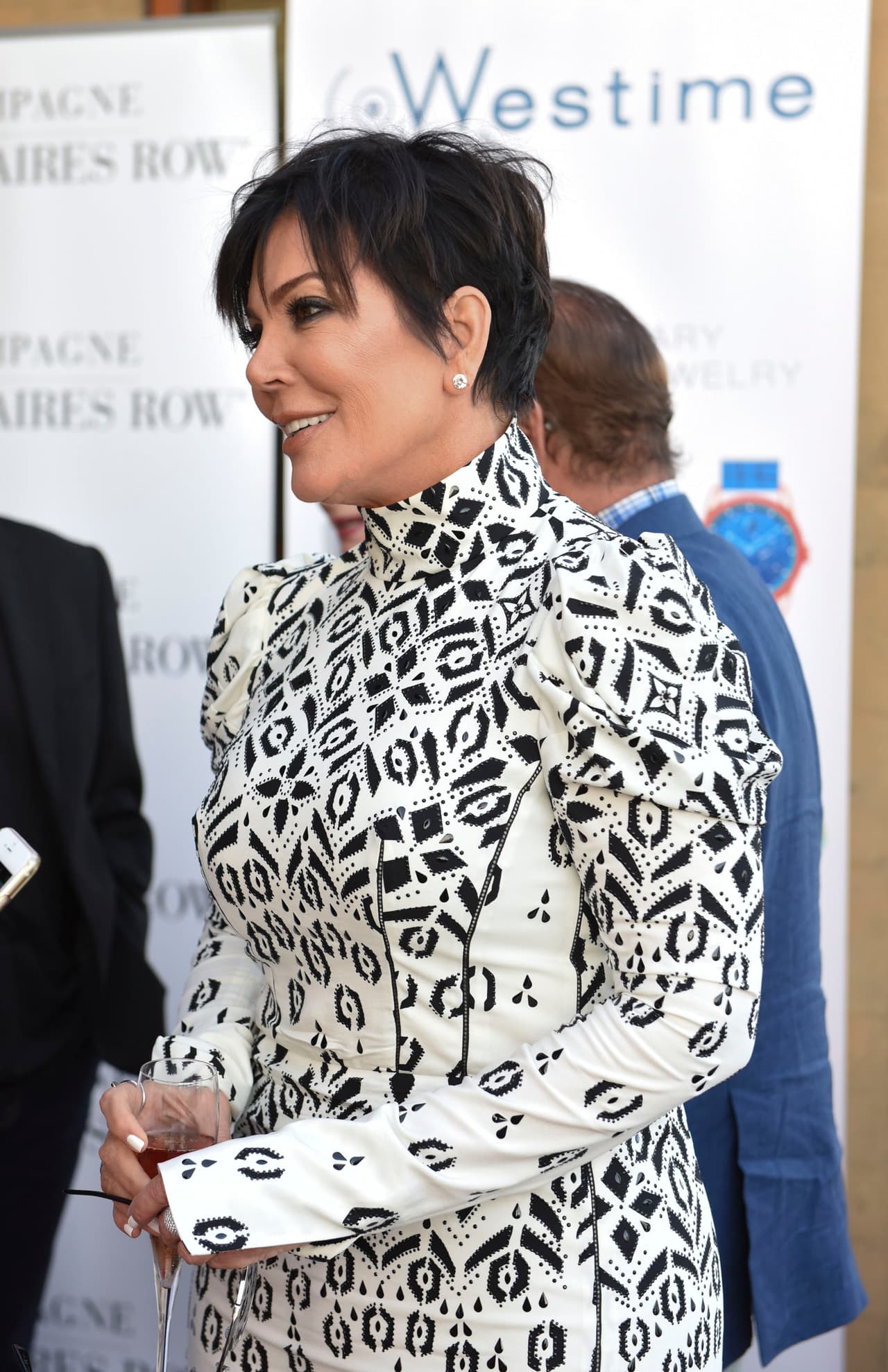 Edades. El estilista comenta que si bien fueron las adolescentes las que comenzaron a pedir esta tendencia en su salón, sus madres no tardaron en imitarlas.