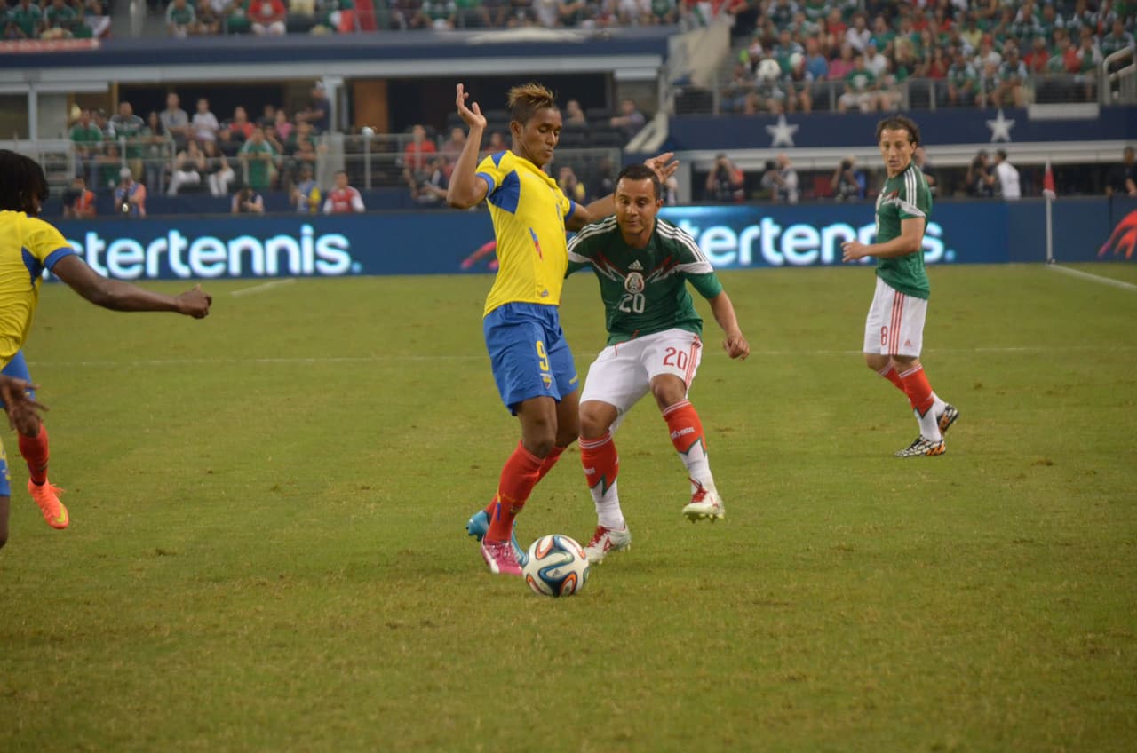 Un partido lleno de emociones en el 'Cowboys Stadium' en Arlington