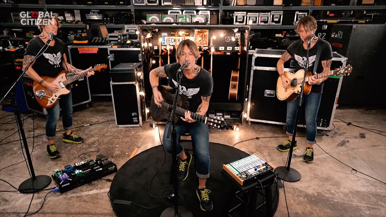 Keith Urban se unió a la transmisión con 'Higher love'.