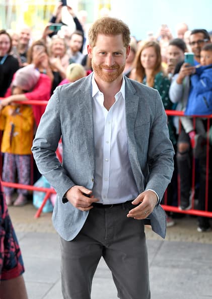 El príncipe Harry no deja de mostrar su alegría 
<b><a href="https://www.univision.com/noticias/mundo/meghan-markle-y-el-principe-harry-presentan-a-su-bebe-y-revelan-como-lo-llamaran" target="_blank">tras convertirse en padre,</a></b> el pasado lunes, 6 de mayo, de 
<b>Archie Harrison Mountbatten-Windsor</b>, su primer hijo junto a Meghan Markle.