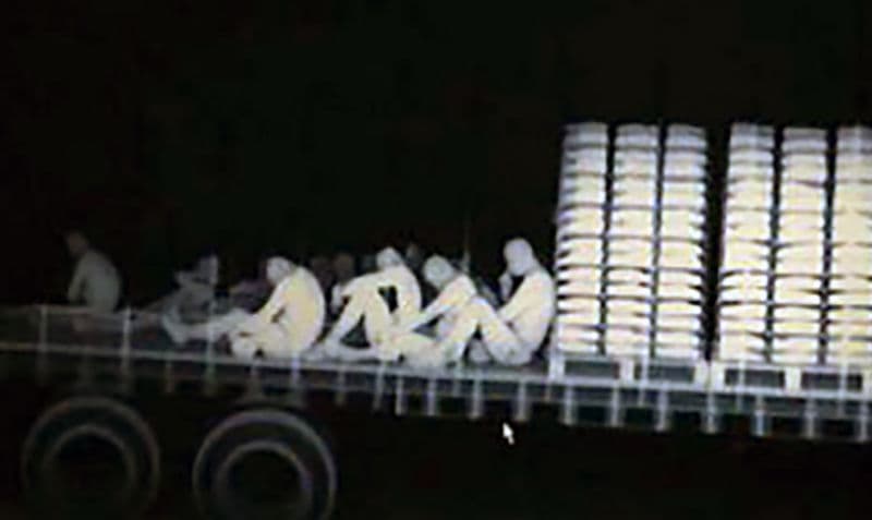 Descubren a 18 inmigrantes indocumentados en Arizona escondidos en un camión de carga