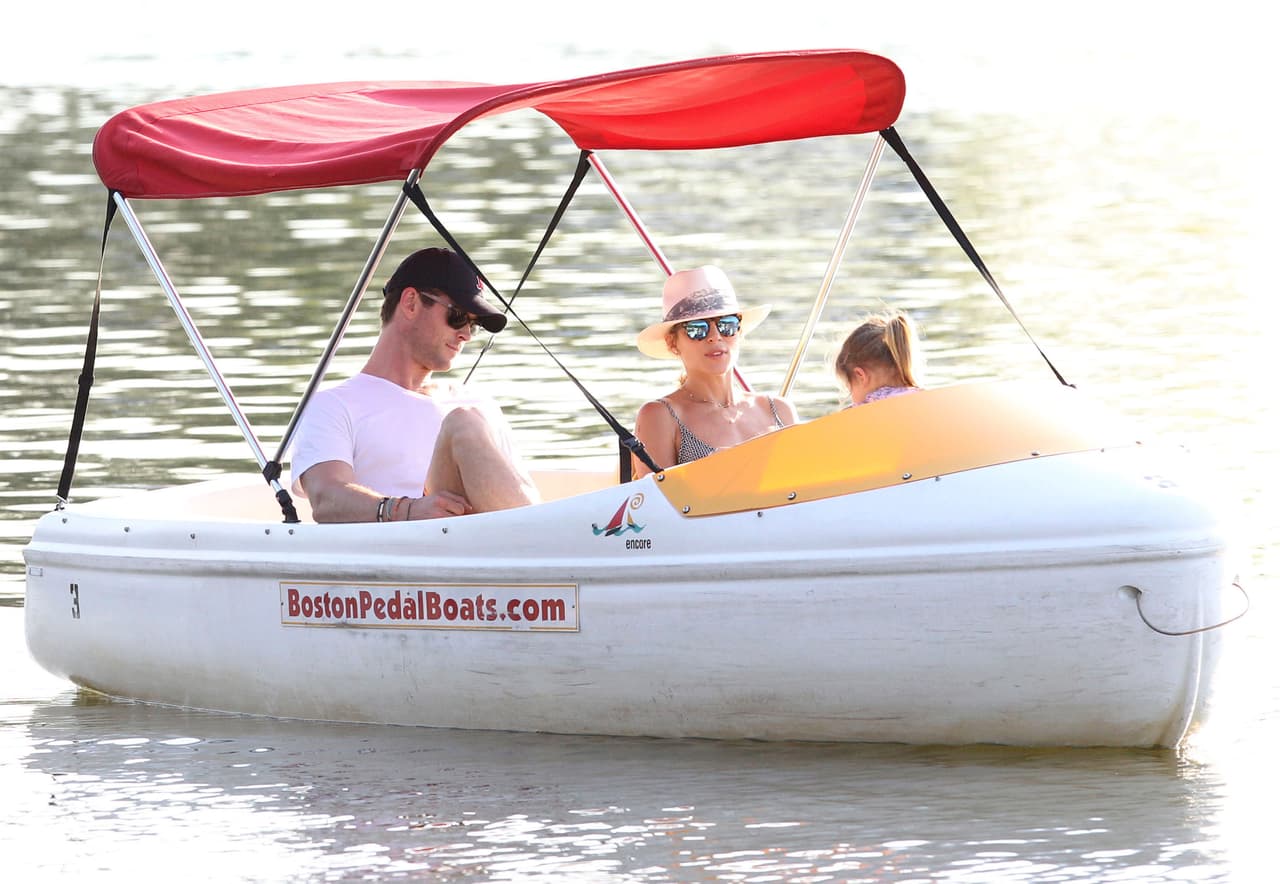 Ahora dejaron a los gemelitos en casa.