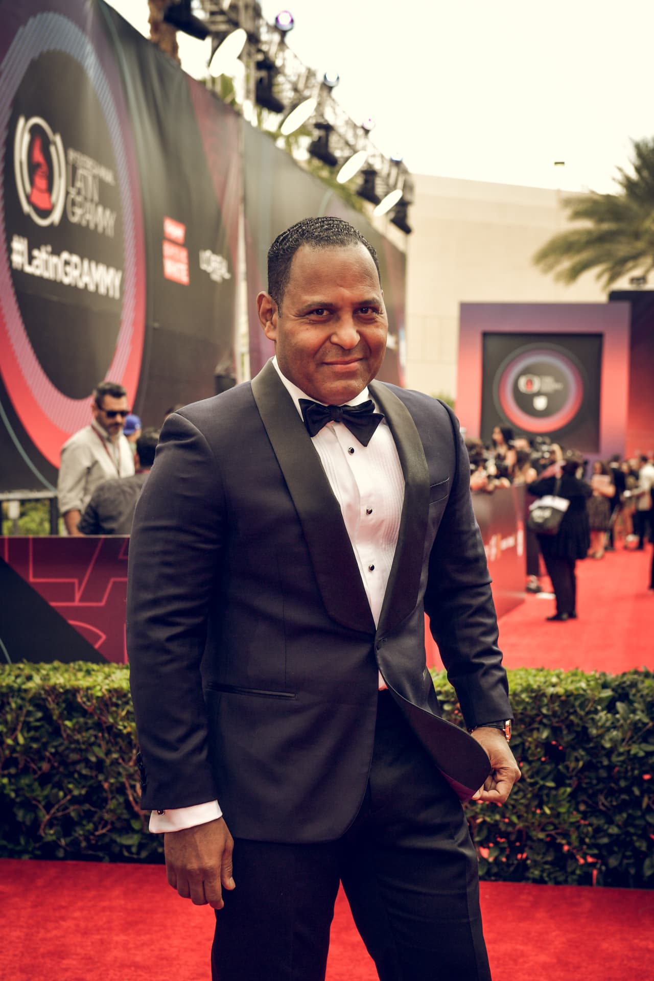 Así es como lució el corresponsal de Entretenimiento del programa Primer Impacto.