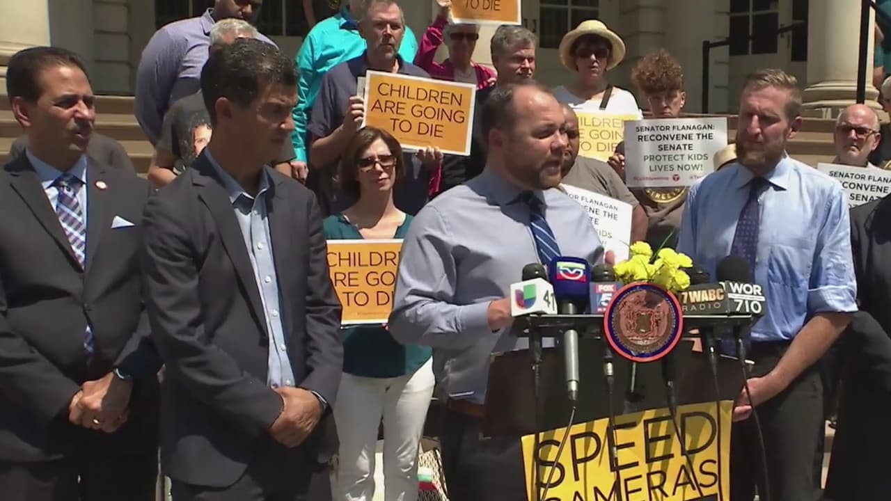 Buscan que cámaras de velocidad en zonas escolares de Nueva York funcionen siempre