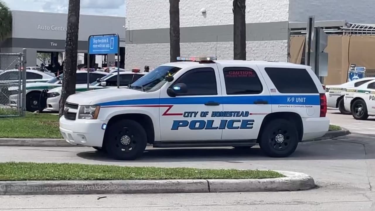 Walmart emitió un comunicado lamentando el fallecimiento de la víctima y anunciando una cooperación con las autoridades: "Estamos profundamente entristecidos por lo que sucedió en nuestra tienda de Florida City y nuestros pensamientos están con los seres queridos de la víctima". 
<b><a href="https://www.univision.com/local/miami-wltv/confirman-un-muerto-por-tiroteo-en-walmart-de-florida-city-dos-personas-resultaron-heridas" target="_blank">Más detalles del caso aquí.</a></b>