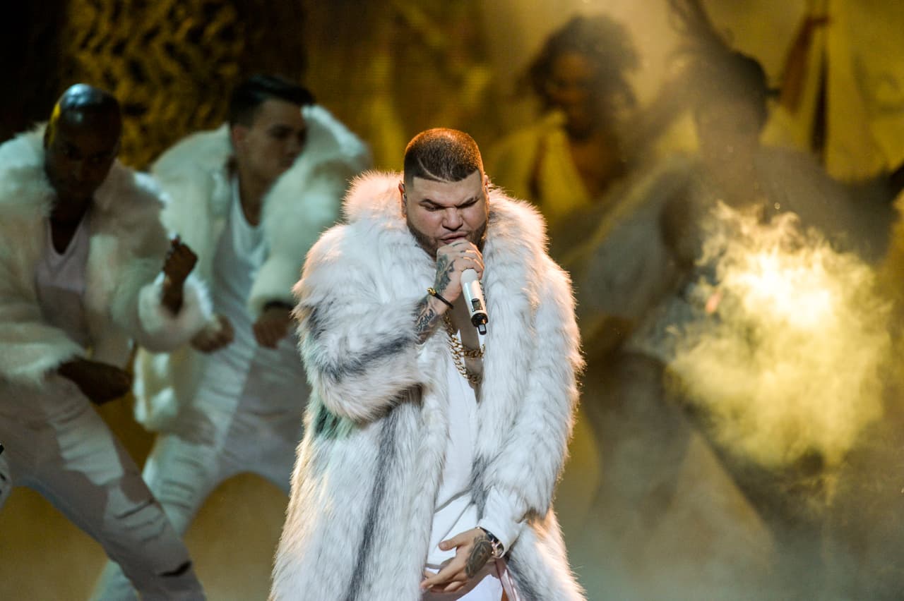 En 2017 recibió dos nominaciones a Premios Juventud en las categorías mejor canción para bailar y mejor vídeo por 'Don't Let Go', una pieza que aborda la
<b> <a href="https://www.univision.com/especiales/premios-juventud/farruko-protesta-contra-la-deportacion-de-inmigrantes-latinos-en-nuevo-video">deportación</a></b> de inmigrantes en Estados Unidos.