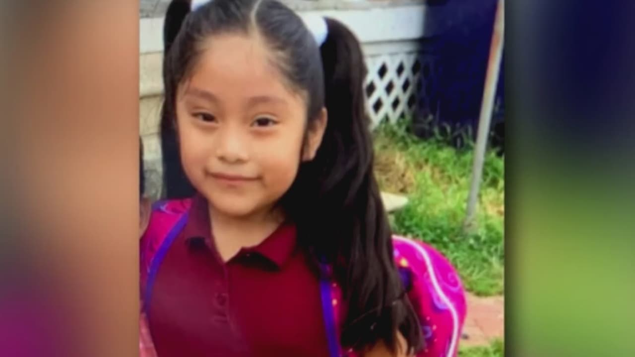 “Son mexicanos... no cuidan a sus hijos”: maestra critica a padres de Dulce María y se mete en problemas