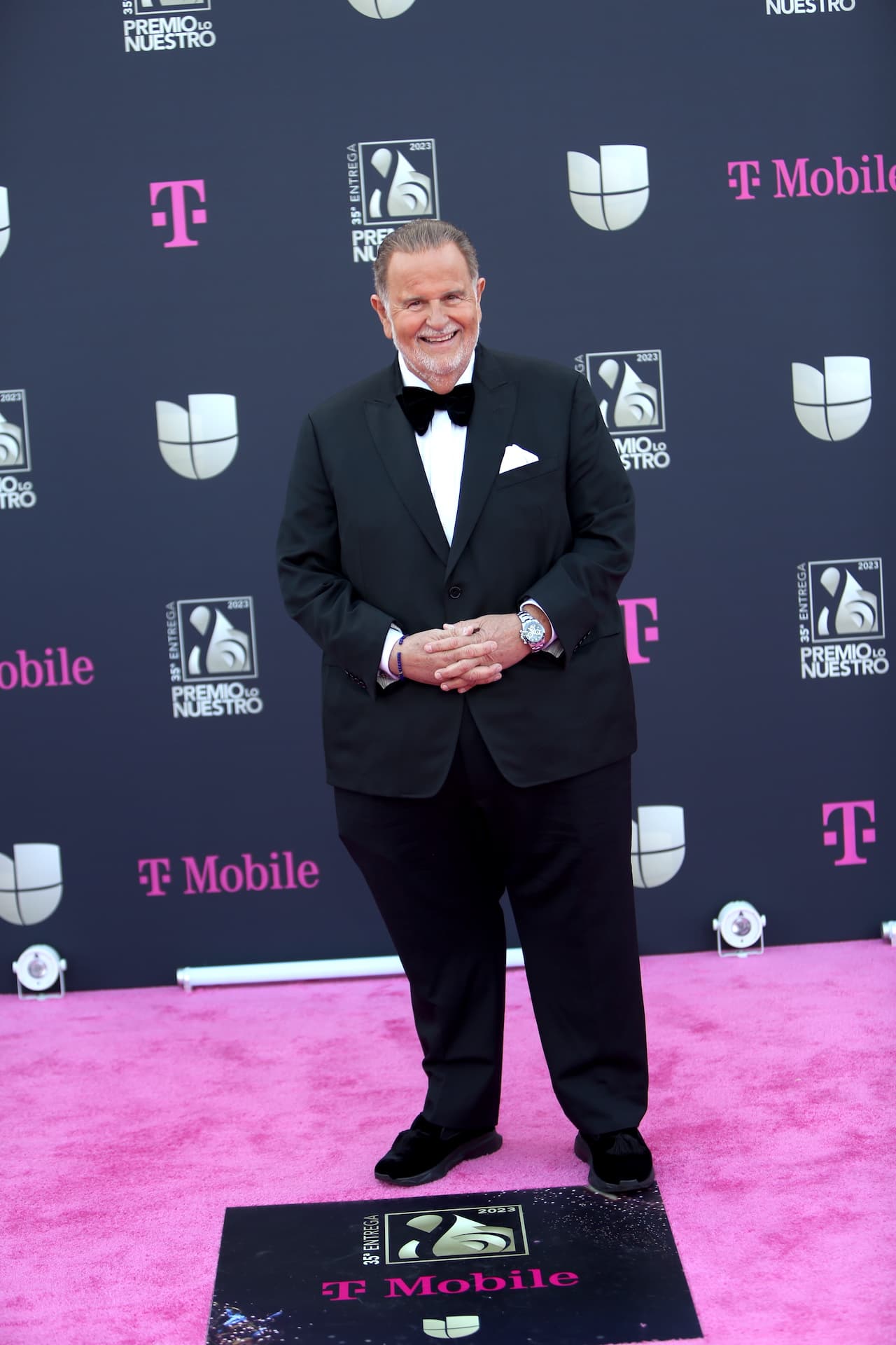 <b>Raúl de Molina</b> eligió un tuxedo muy elegante y clásico.