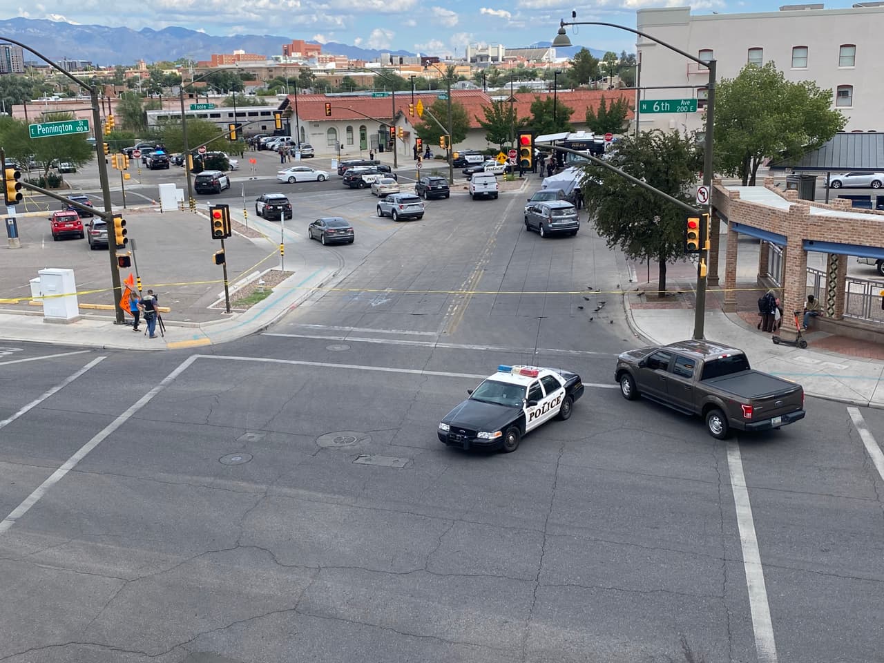 El tráfico vehícular fue desviado en el centro de la ciudad luego del tiroteo.