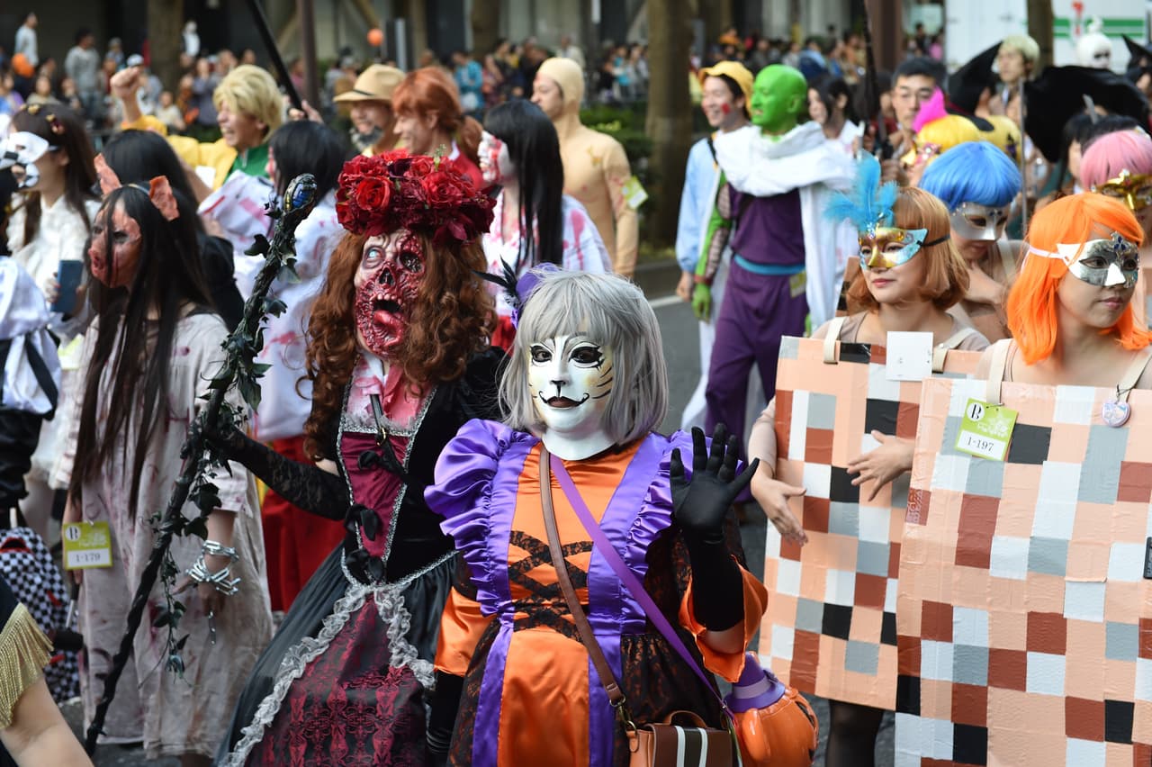 ¿Imaginas el tiempo que invirtieron al preparar su maquillaje y vestuario?