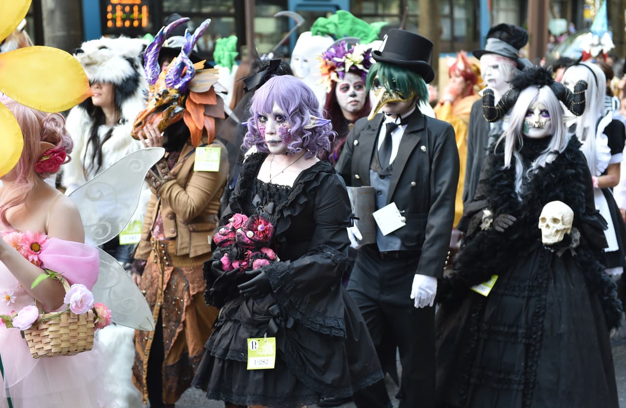 Los siniestros fantasmas tampoco se podían quedar atrás, con sus pelucas coloridas y sus semblantes serios.