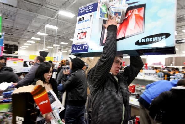 Por tradición la mayoría de los negocios en Estados Unidos ofrecen sus mejores ofertas del año durante este fin de semana con el que arranca de manera formal la temporada navideña de ventas.