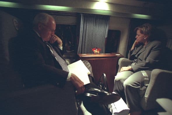 Los Cheney vuelan hacia Camp David. (Imagen del Archivo Nacional de EEUU).