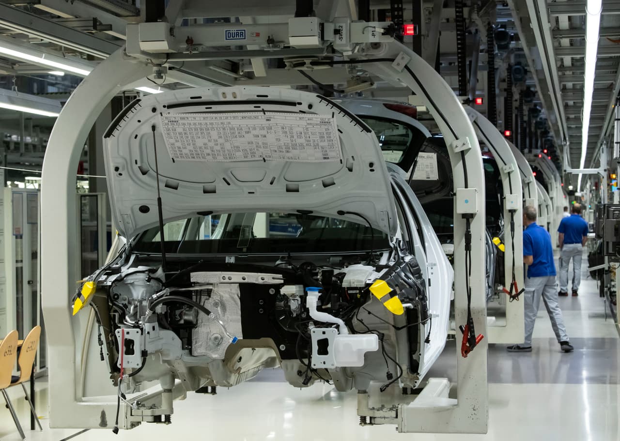 Surgieron patrones regionales con las ciudades del Medio Oeste centradas principalmente en la fabricación de automóviles, productos agrícolas y materias primas. En el puesto número 2 se encuentra Columbus, Indiana.
<br>
<br>
<b>Tamaño de la ciudad: </b>Pequeño
<br>
<b>Producción de manufactura 2018 (en miles): </b>$4,038,269
<br>
<b>Tasa de crecimiento de producción de manufactura 2014-2018 (CAGR):</b> 3.6%
<br>
<b>Producción de manufactura per cápita de 2018: </b>$48,799.06
<br>
<b>Ubicación del empleo de manufactura Cociente: </b>4.5
<br>
<b>Tasa de crecimiento de empleo de manufactura 2014-2018 (CAGR): </b>1.5%
<br>
<b>Puntaje total: </b>66.5