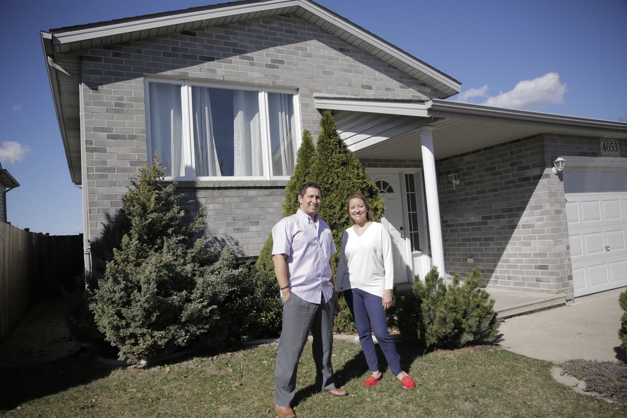 Adolfo y Damaris Delgado, un matrimonio de origen hispano que vive en Windsor.