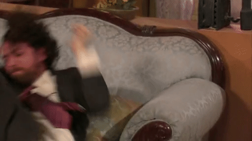 Pues María Dolores intentó defenderlo con una pistola y forcejeó con Daniel, desafortunadamente jalaron el gatillo y Julián recibió el impacto.