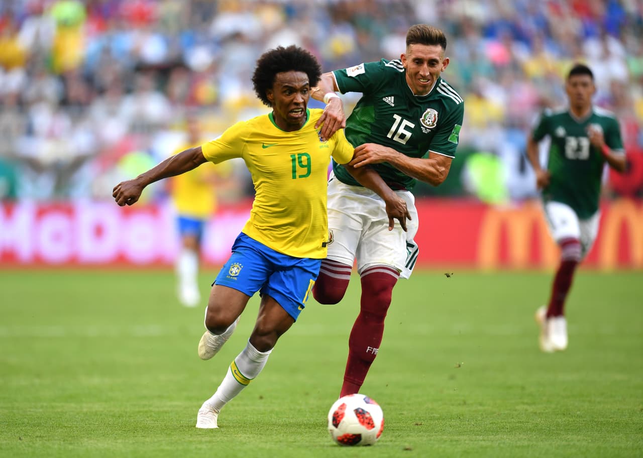 WILLIAN:
<br>Uno de los hombres clave del partido gracias a su salida por la derecha. Hizo asistencia en el gol de Neymar y fue sustituido en el tiempo de reposición.