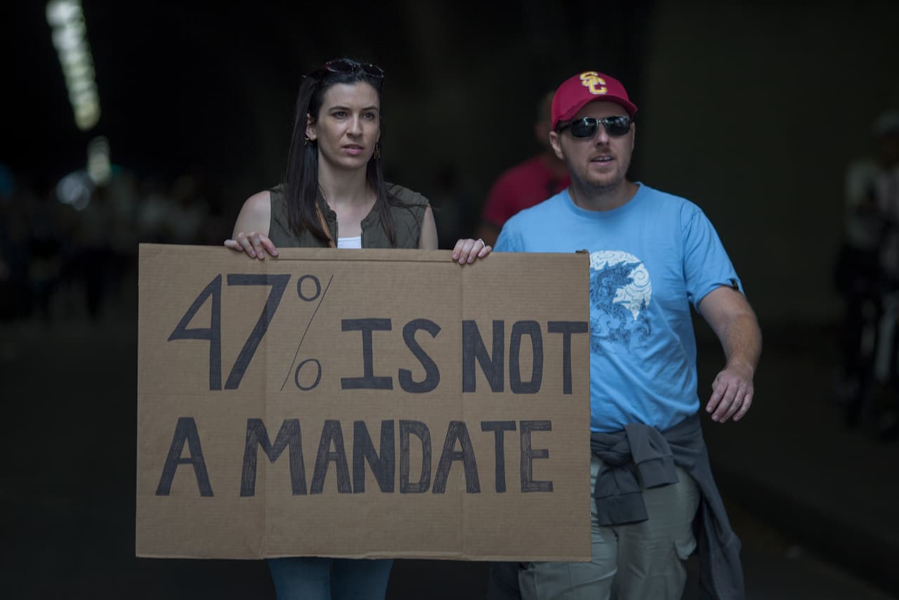 La ex candidata demócrata supera a Trump por más de 400 mil votos populares.