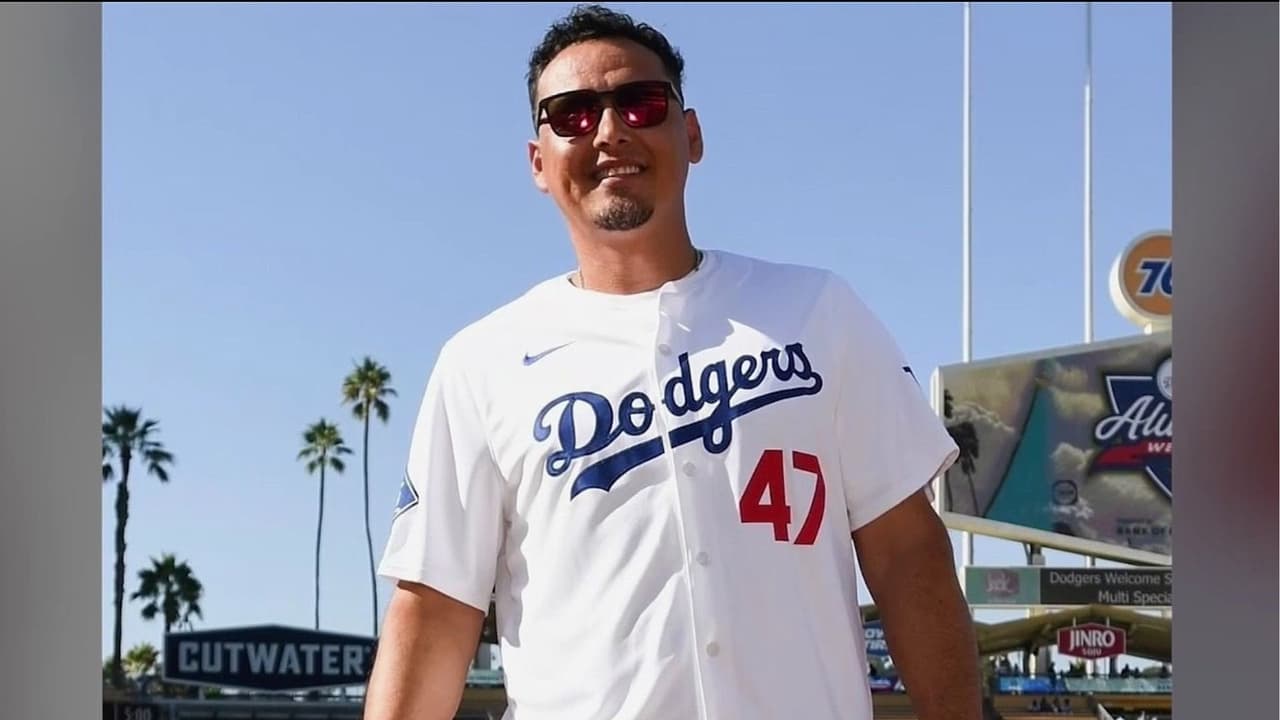 "El Chochito" Cruz, desde Sonora llega al estadio de los Dodgers con orgullo mexicano