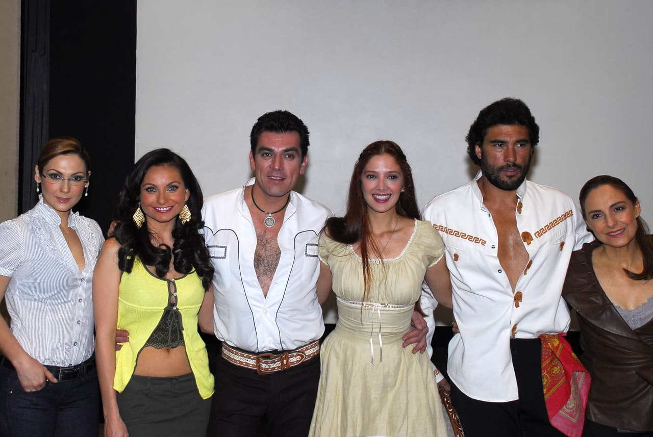 En México se realizó una versión titulada 'Fuego en la sangre', misma que contó con la participación de
<a href="http://www.univision.com/temas/eduardo-yanez"><b>Eduardo Yáñez</b></a>
<b>, <a href="http://www.univision.com/temas/adela-noriega">Adela Noriega</a>, <a href="http://www.univision.com/temas/nora-salinas">Nora Salinas</a>, <a href="http://www.univision.com/temas/jorge-salinas">Jorge Salinas</a></b>, entre otros actores.