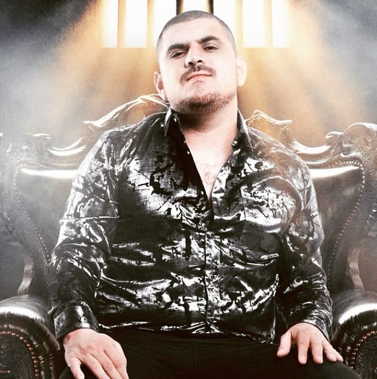 Tras concluir la presentación de 'El Komander', el cantante abandonó la Arena en medio de un fuerte dispositivo de seguridad.