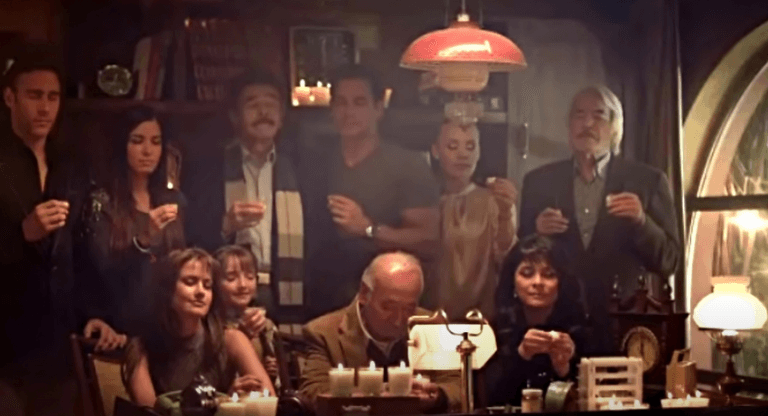 Famosos cantando 'Un año más'