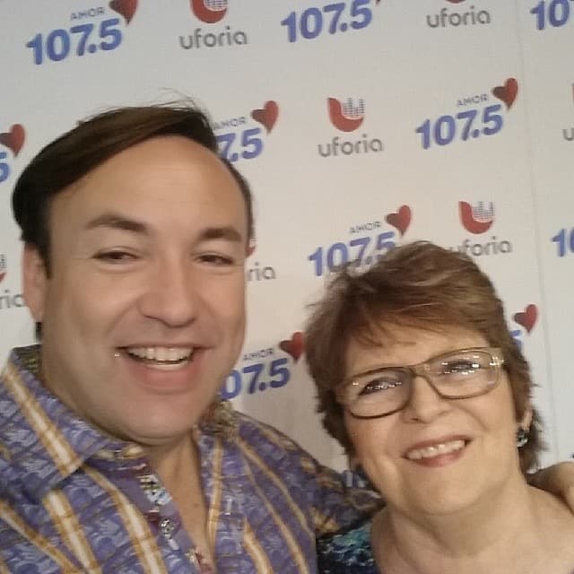 Ya ellas la conocen y sin embargo le temen. Laura Moro es la profesora de dicción más estricta. Sabe con qué vienen las chicas y no aceptará excusas.