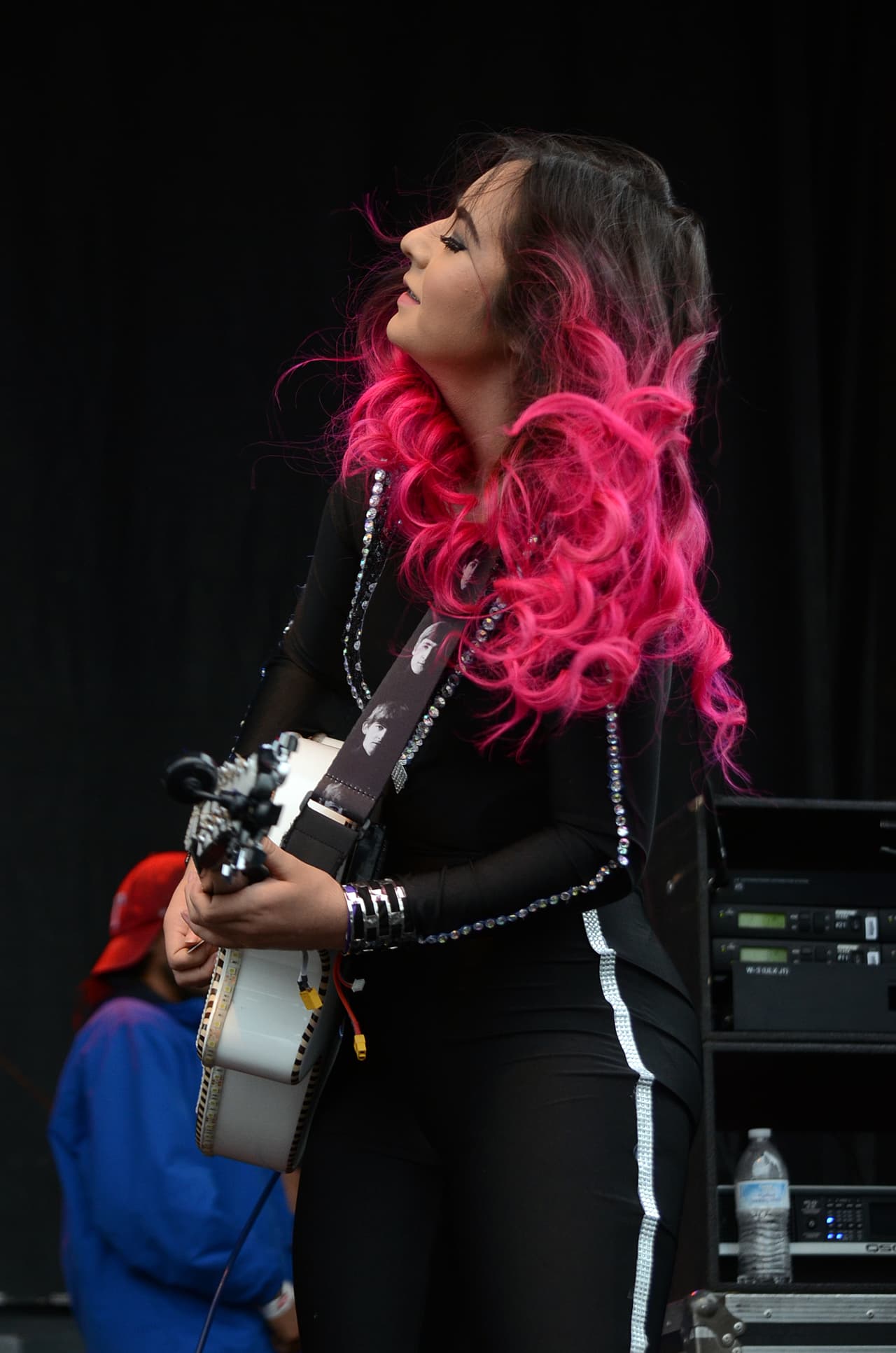 Con su talento y belleza prendieron la fiesta callejera del Latin GRAMMY