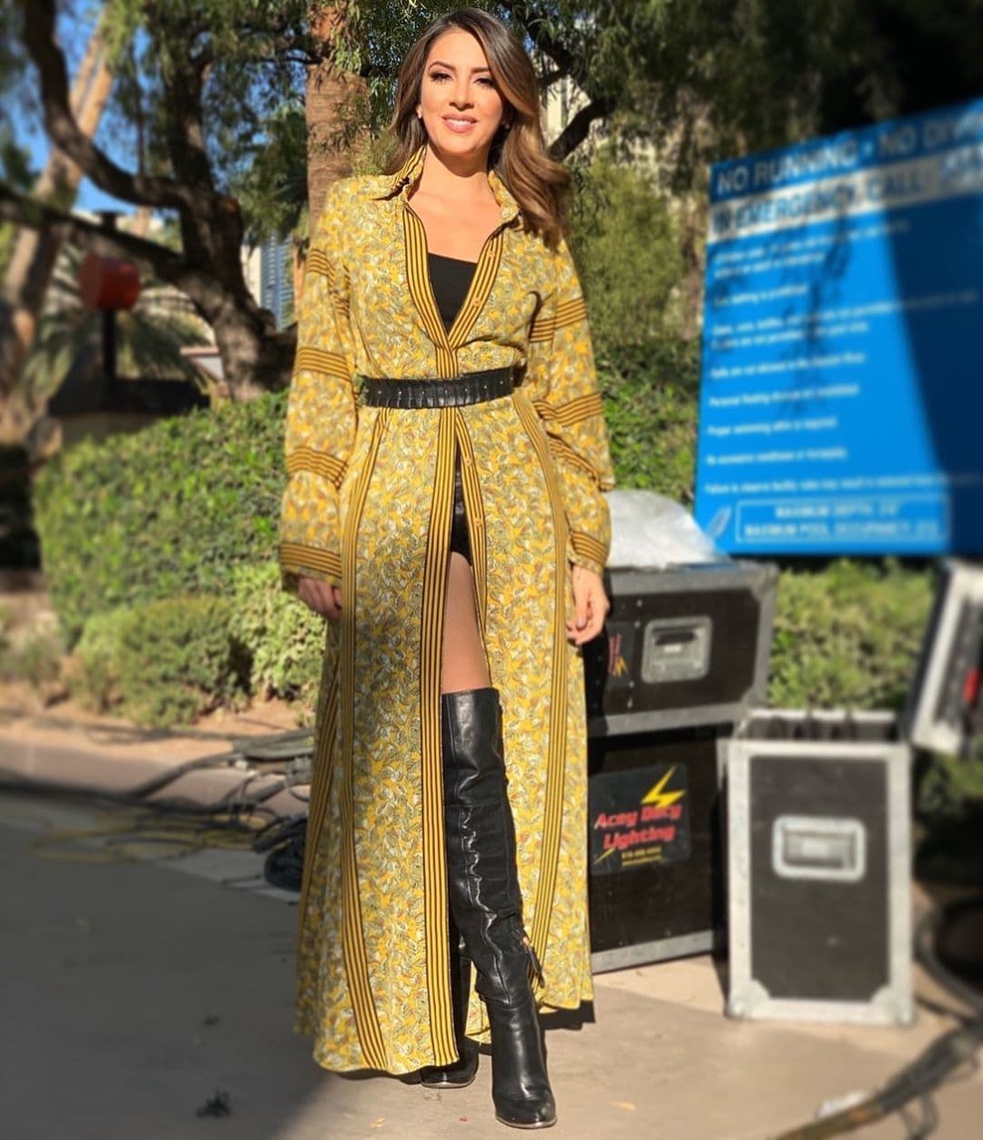 Con esta imagen recordamos la vez que la conductora de raíces hondureñas soprendió con este increíble 'outfit' en la transmisión de Despierta América durante los Latin GRAMMY de 2019, desde Las Vegas.