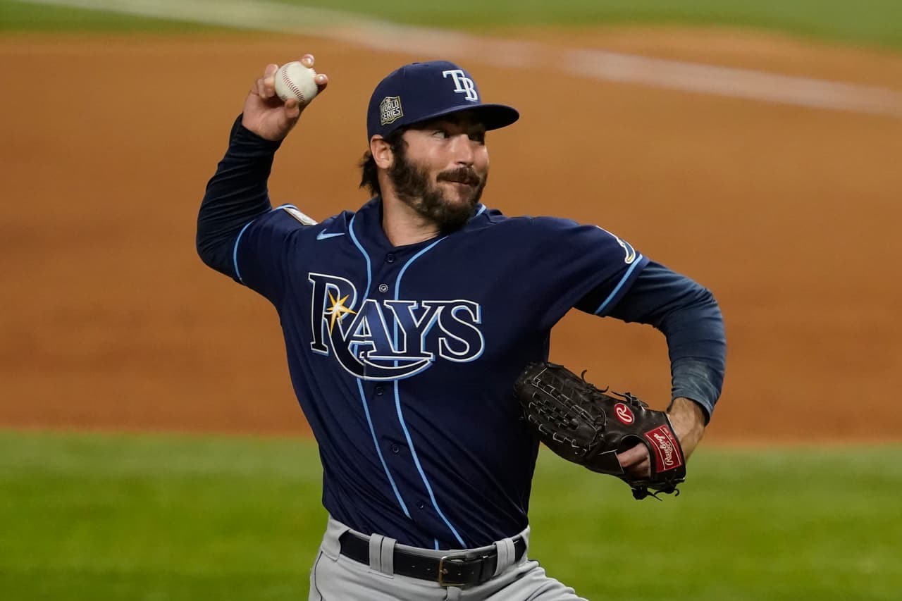 Los Tampa Bay Rays no encuentran el pitcheo que querían y los Dodgers se aprovechan de eso para vencer 3-8 y adelantarse en la Serie Mundial.