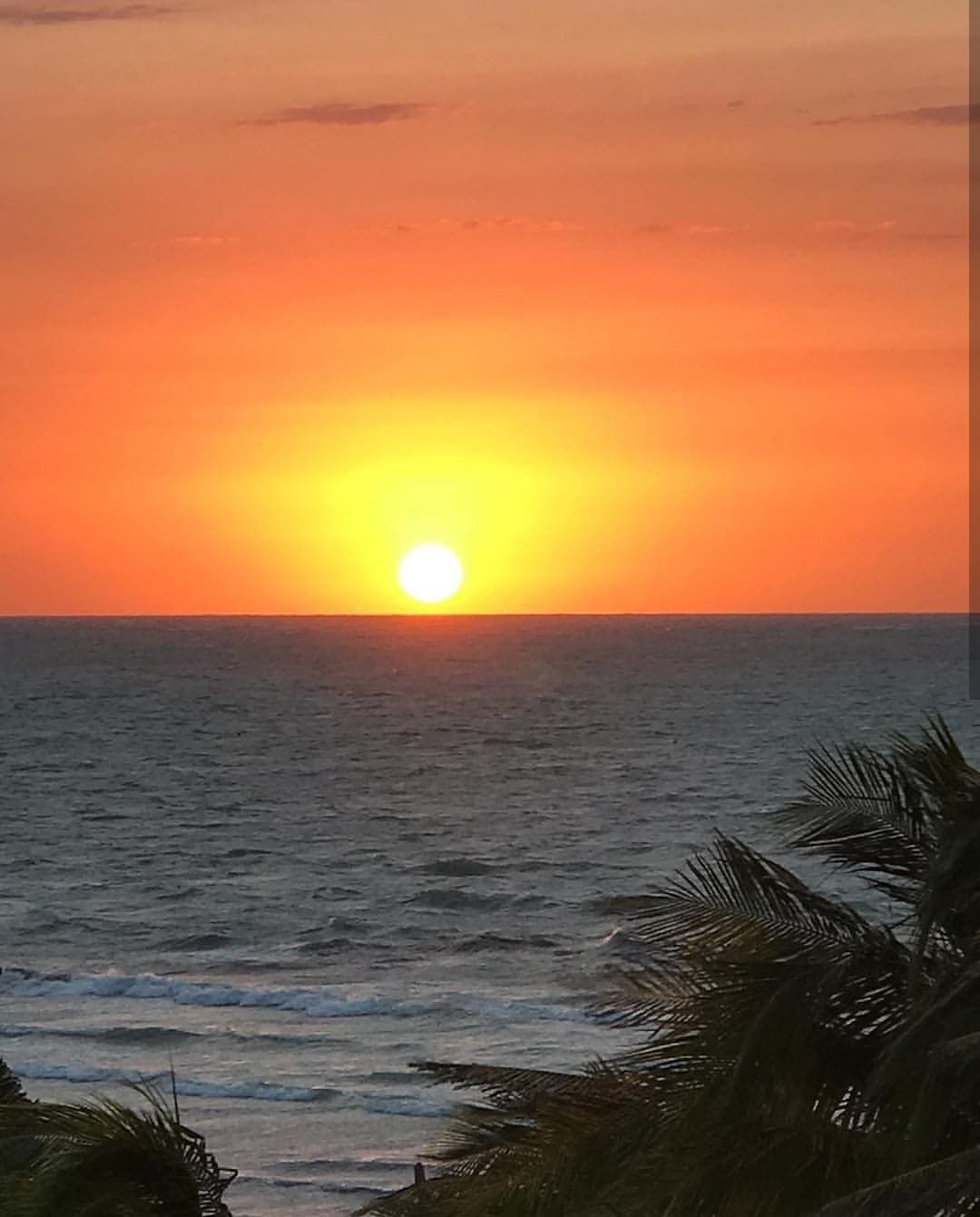 La conductora vivió estos atardeceres con su familia y agregó al pie de esta bella imagen “Dios siempre está”.
<br>