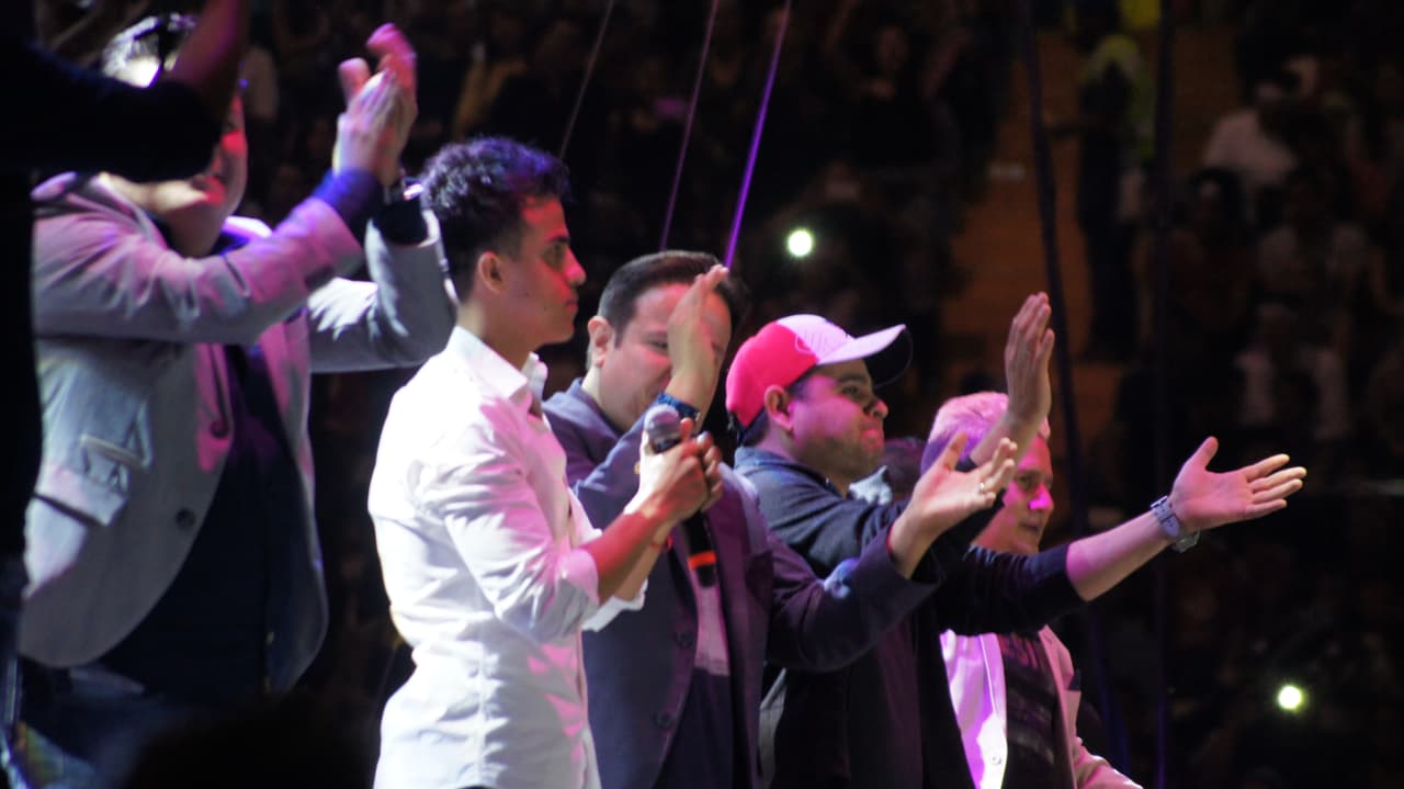 Otro de los momentos más emotivos de la noche, fue cuando se presentaron en el escenario los exvocalistas de la banda, como Bruno de Jesús , Sergio Ortíz 'El Pájaro Loco', Ivan Díaz, Omar Vergara y Joel Ruíz.