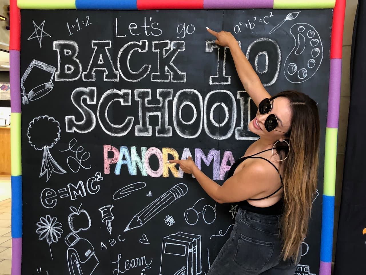 <b>La Bronca</b> estaba lista para repartir las mochilas.