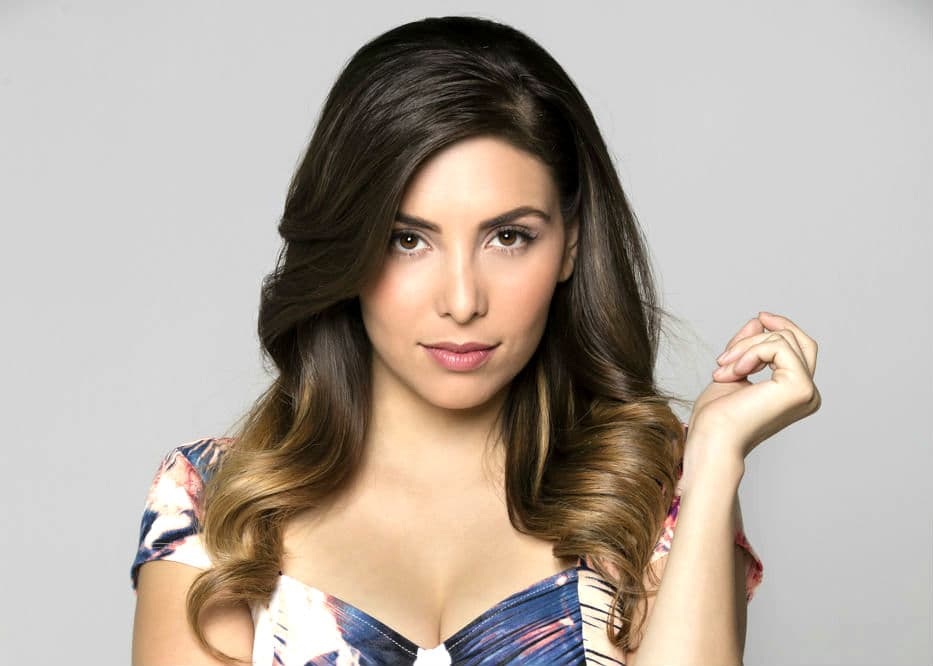 A quien hace poco vimos con el 
<a href="http://www.univision.com/novelas/vino-el-amor/gloria-aura-es-perla">personaje antagónico de</a> 
<a href="http://www.univision.com/novelas/vino-el-amor/gloria-aura-es-perla"><b>'</b></a>
<b><a href="http://www.univision.com/novelas/vino-el-amor/gloria-aura-es-perla">Perla'</a></b> en el melodrama 
<a href="http://www.univision.com/novelas/vino-el-amor/"><b>'Vino el amor'</b></a>, donde hacía maldades de la mano de 
<a href="http://www.univision.com/novelas/vino-el-amor/vino-el-amor-juan-descubrio-que-graciela-asesino-a-perla-escena-del-dia-video"><b>'Juan'</b></a>, papel interpretado por Christian de la Campa.