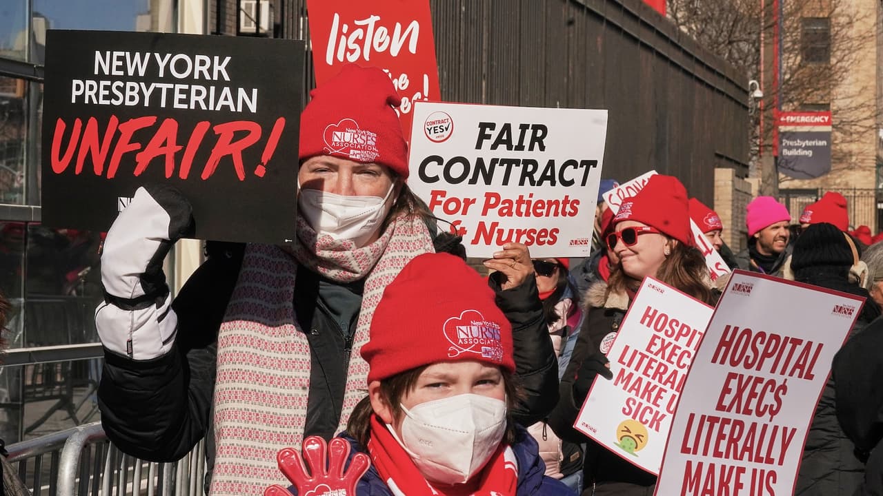 Continúa la huelga de enfermeras en NewYork-Presbyterian tras rechazo de contrato.
