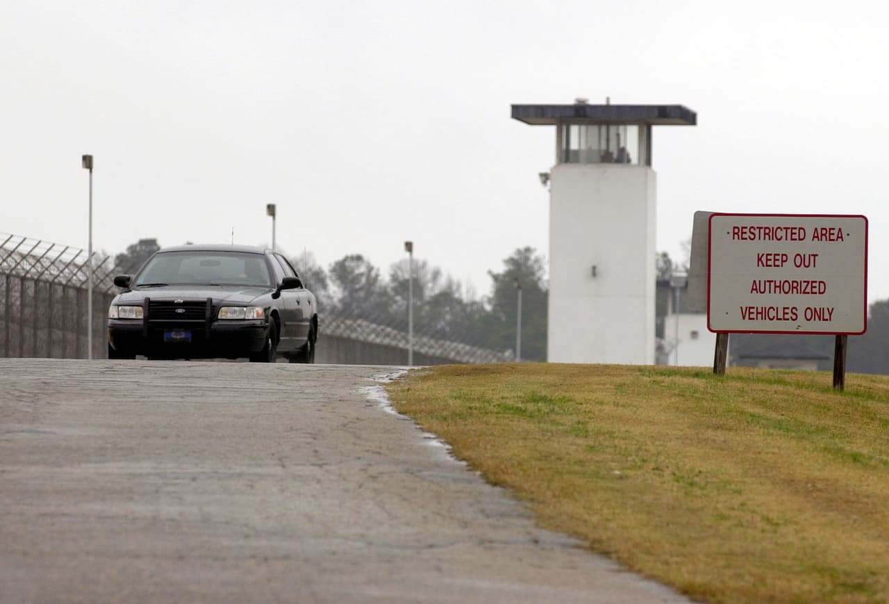 22 reclusos fallecidos y 917 infectados por coronavirus en prisiones de Georgia