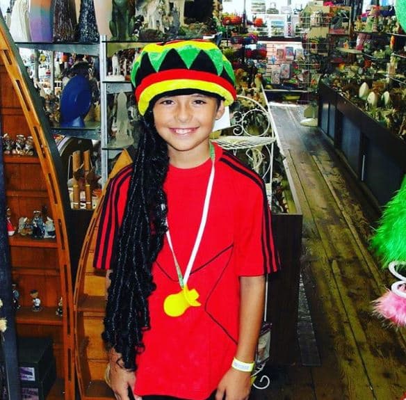 Desde niño se ha inclinado por la música.