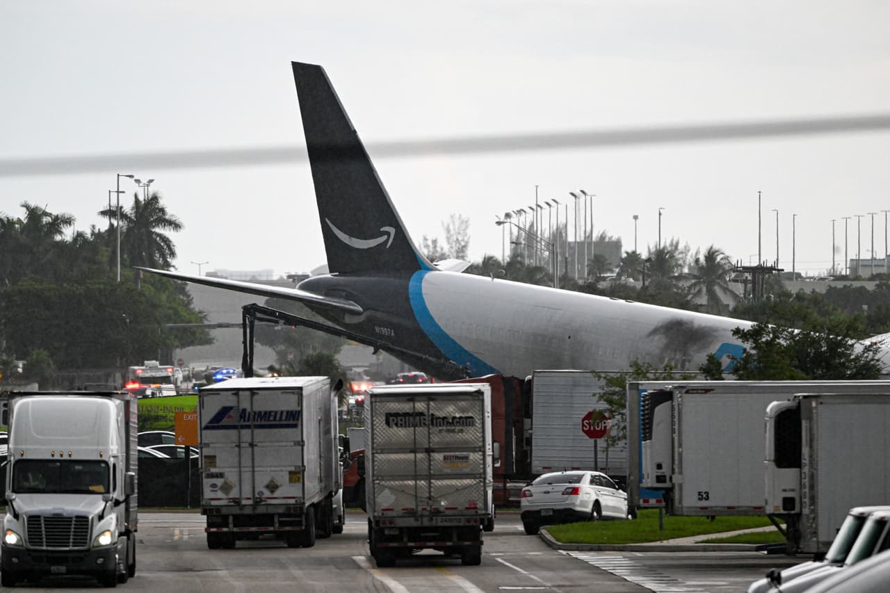 Antes de ser un avión de carga, sirvió dos décadas sirviendo a diferentes aerolíneas en el traslado de pasajeros. En 2015 se ‘jubiló’ de dicha función, según el sitio de seguimiento de vuelos Flightradar24.
