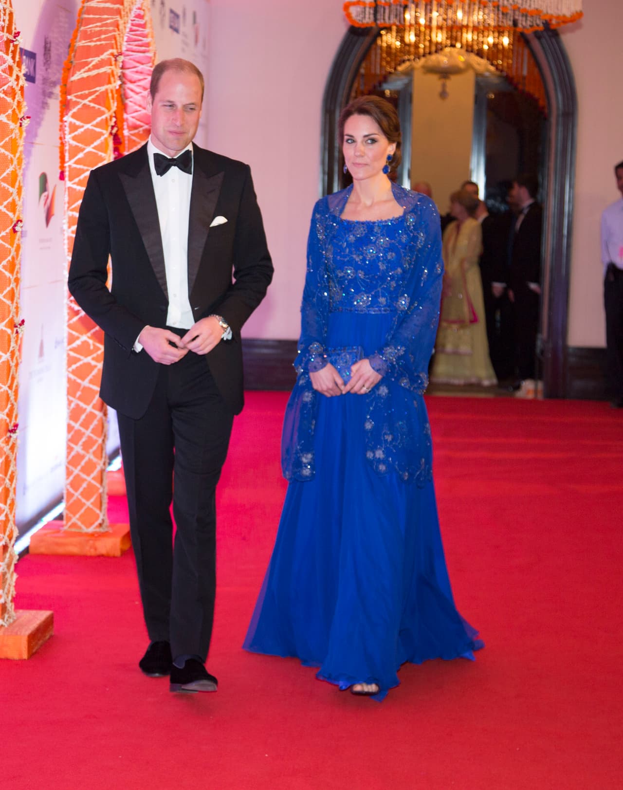 Lo utilizó por primera vez en la Gala de Bollywood, durante la gira real que realizó con el príncipe William en 2016 y en la que pasaron por India y Bután.