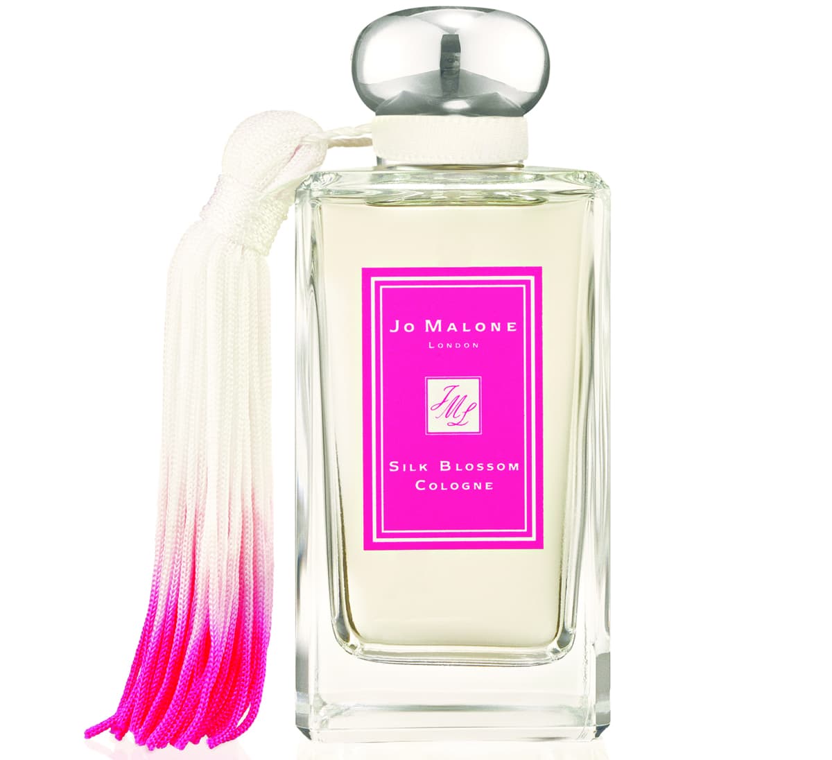 <b>Silk Blossom, de Jo Malone</b>
<br>Una de las casas perfumeras más exitosas de Inglaterra ha creado un perfume fresco que combina el jazmín y los pétalos de rosas. Su envase con un toque de fucsia encendido anticipa la juventud de esta fragancia.