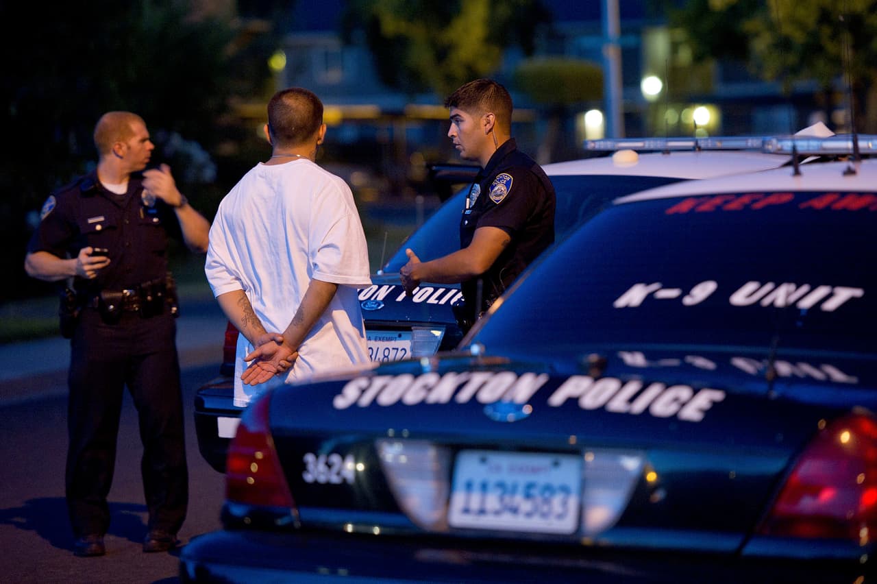 5 - Stockton-Lodi, California (4,656) Con una economía basada en la agricultura, las telecomunicaciones y la manufactura Stockton sufrió los embates de la crisis del año 2008 viéndose obligada a declararse en bancarrota. Para 2005 Stockton fue catalogada como la 5ta ciudad más peligrosa de la nación. Aunque la ciudad ha logrado bajar sus índices de criminalidad aún se mantiene como la 5ta ciudad más peligrosa para poseer un vehículo.