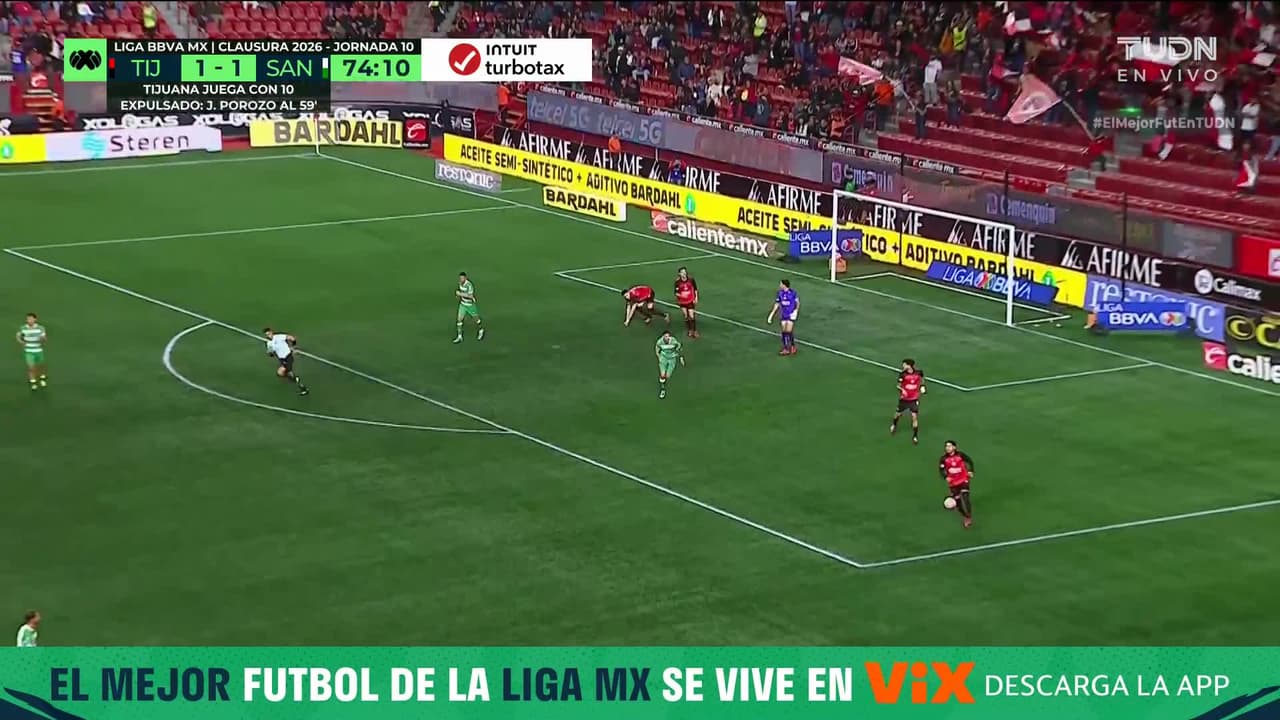 ¡Se rompe el partido! Locura en ambas áreas y no cae el tercer gol de la noche