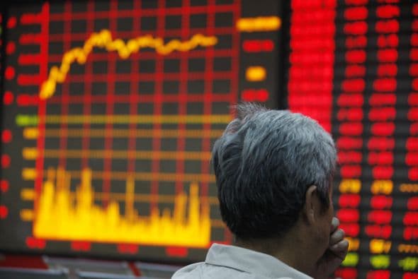 La inflación subió a su nivel más alto en 30 años en Estados Unidos, ubicándose en un 6,2% en octubre. Los alimentos, las viviendas y el combustible son algunos de los productos que impulsaron esta cifra récord. Noticias 40 decidió indagar más y le pedimos a un especialista en finanzas que nos explicara cómo podemos estirar el cheque en una época donde aumentan los gastos por la Navidad.