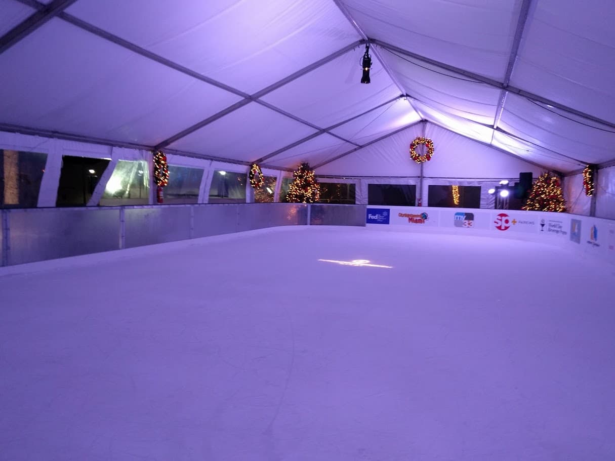 Ahora puedes patinar sobre hielo en Miami