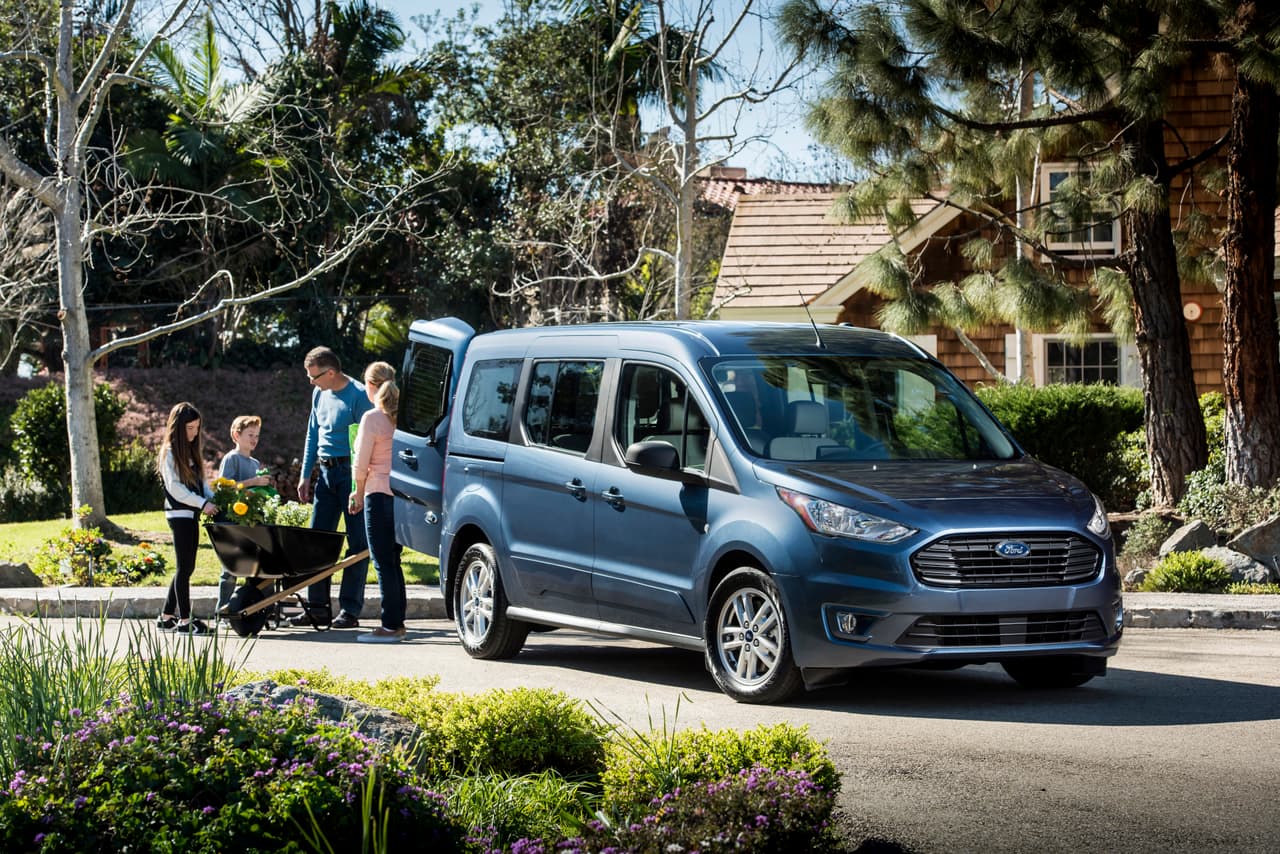 La nueva Ford Transit Connect Wagon 2019 fue presentada en el
<b>Auto Show de Chicago</b> con habilidades mejoradas de transporte de personas y carga con un nuevo motor diésel y tecnología que había estado ausente en este modelo.