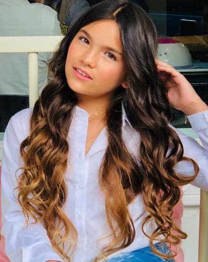 Al pie de esta imagen publicada el 6 de abril, Aylín escribió: "¡Hoy los ángeles cantan en coro por los 9 años que estás cumpliendo! ¡Hace 9 años que llegaste a mi vida! Y no he podido ser más feliz, eres un regalo del creador, de la vida".