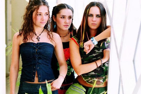 En la historia, Sherlyn era la inteligente de la clase, Irán la rebelde y Dulce María quien terminó enamorándose del novio de su mejor amiga, Gaby (papel interpretado por Sherlyn).