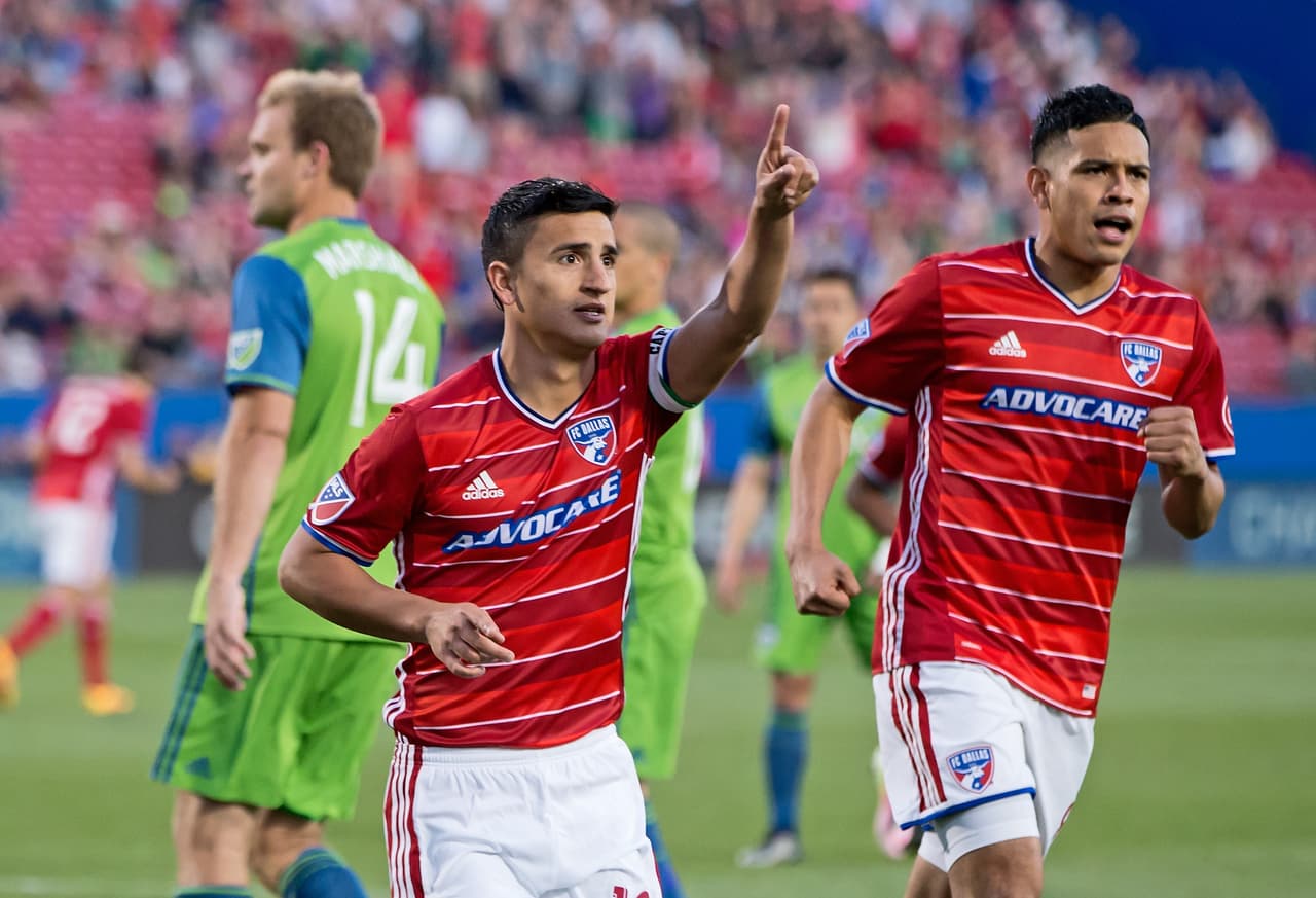 Mauro Díaz anotó el primer gol de FC Dallas.